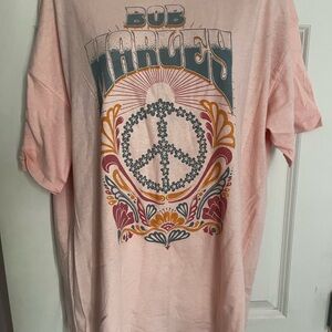 American Eagle Outfitters Pink Graphic Tee